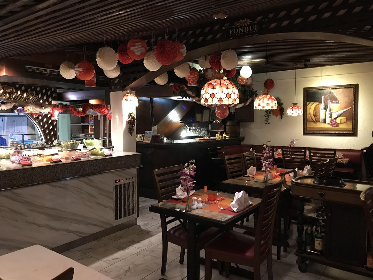 Swiss Food Restaurant And Room For Rent Pattaja Kültér fotó